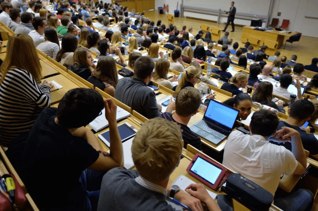 How Long Does It Take For A Student Loan Overpayment to Be Resolved? student loan overpayment debt